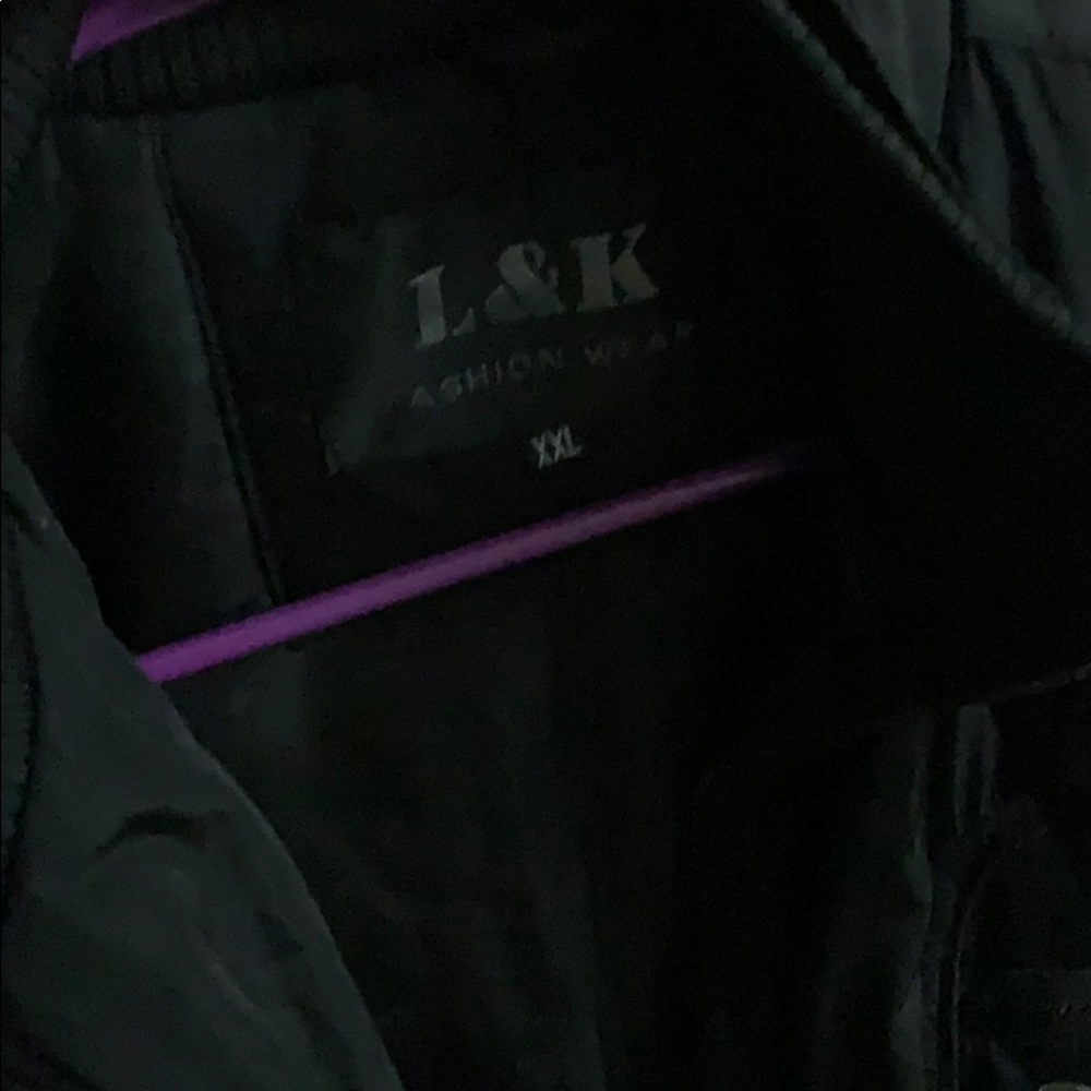 black jacket - Picture 4 of 5